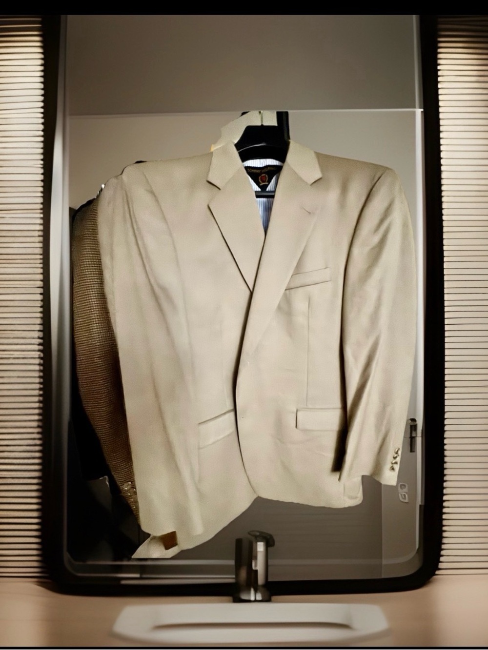 Tommy Hilfiger Tan Wool Sport Coat Blazer 42R Beige 2 Button Classic